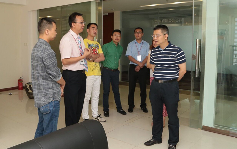 重庆市渝北区人民政府相关领导莅临云南bc贷集团考察，双方将于近日签订投资合同，bc贷集团将在重庆投资设立控股子公司-重庆bc贷网络信息技术有限公司，并建立200人规模的专业技术研发基地，此后将大大增强bc贷技术研发实力和公司综合优势